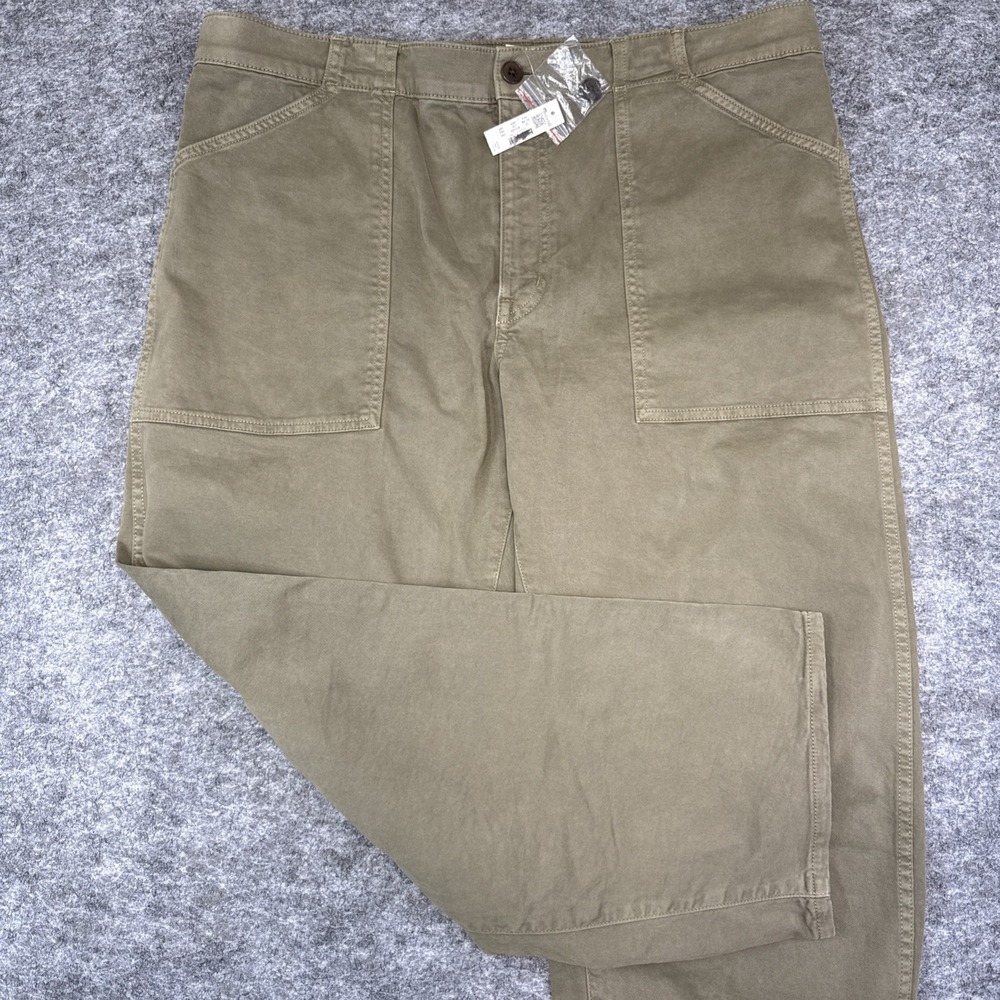 Madewell Darted Barrel Leg Utility Pants in Olive Green